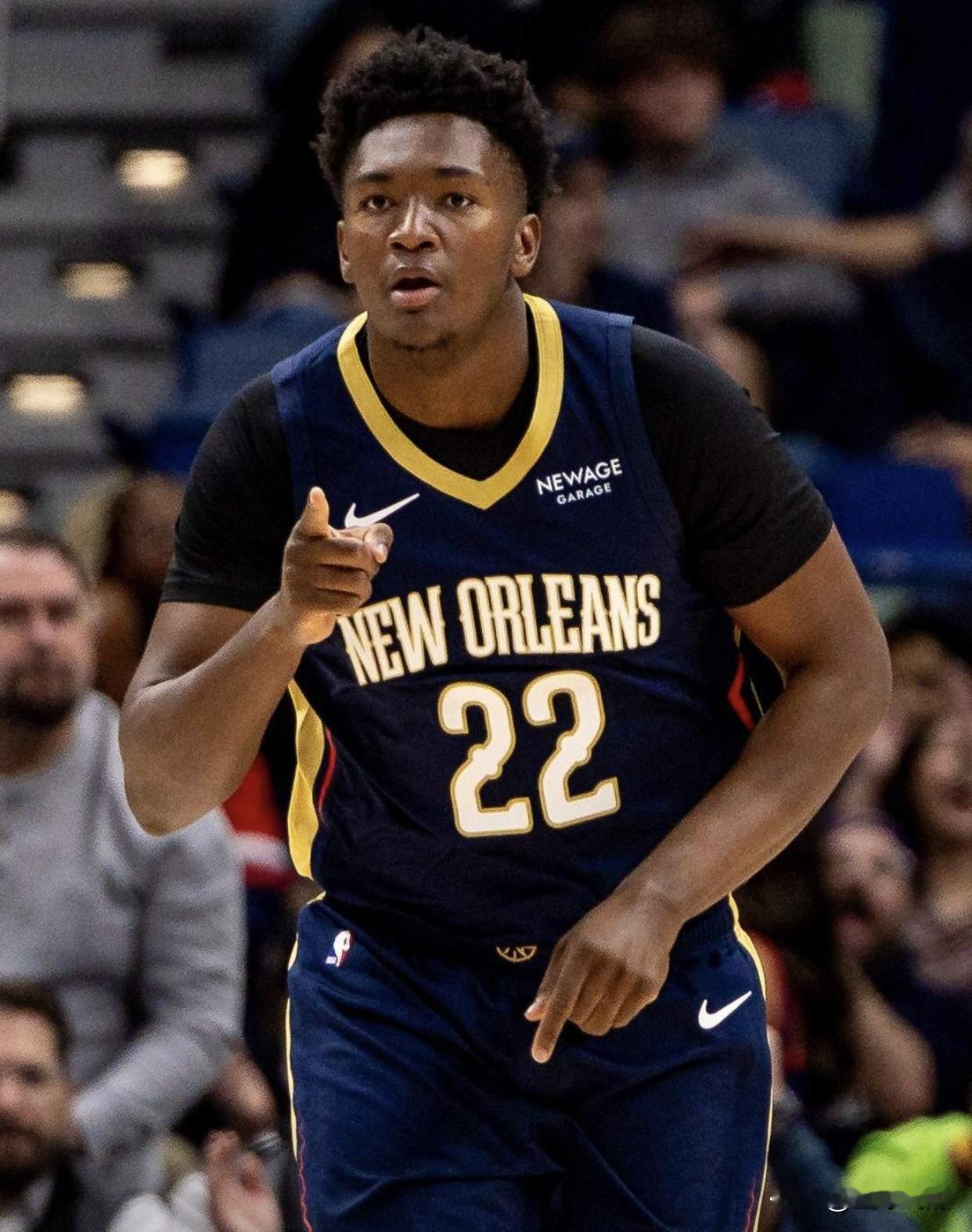 鹈鹕队13号新秀奎因30分10篮板10助攻4盖帽，生涯首个三双！

今天鹈鹕队主