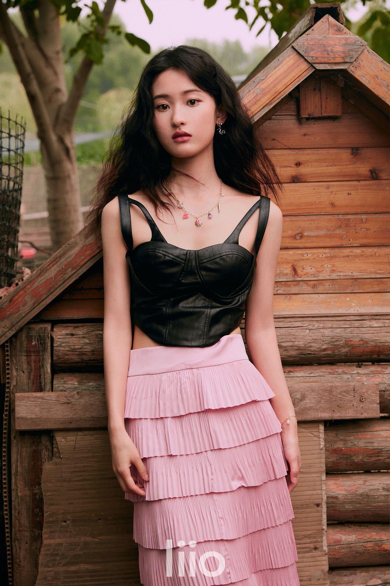 十日终焉十日终焉开机 终于等来了官宣！说真的，看到甜甜是张祎曈，第一反应：这谁？