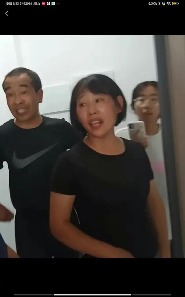 江西上饶市这家人是火了，我也不知道我发的这图片不打马赛克算不算侵犯肖像权，这家人