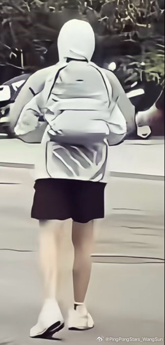 耶背书包🎒王楚钦