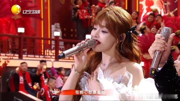 孙楠黄霄雲把今年的年味唱浓了辽宁春晚辽宁沈阳真是有福了，2026 春晚最佳合唱预