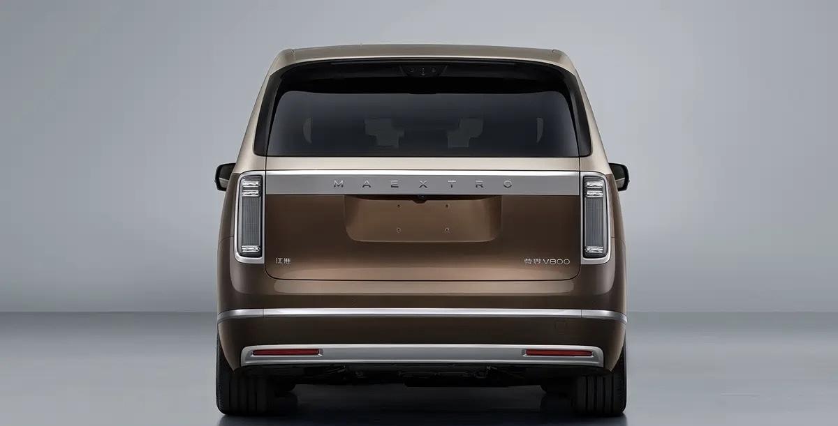 【5.5米长的国产MPV，尊界V800官图发了，预售160万起】6月8日，余承东