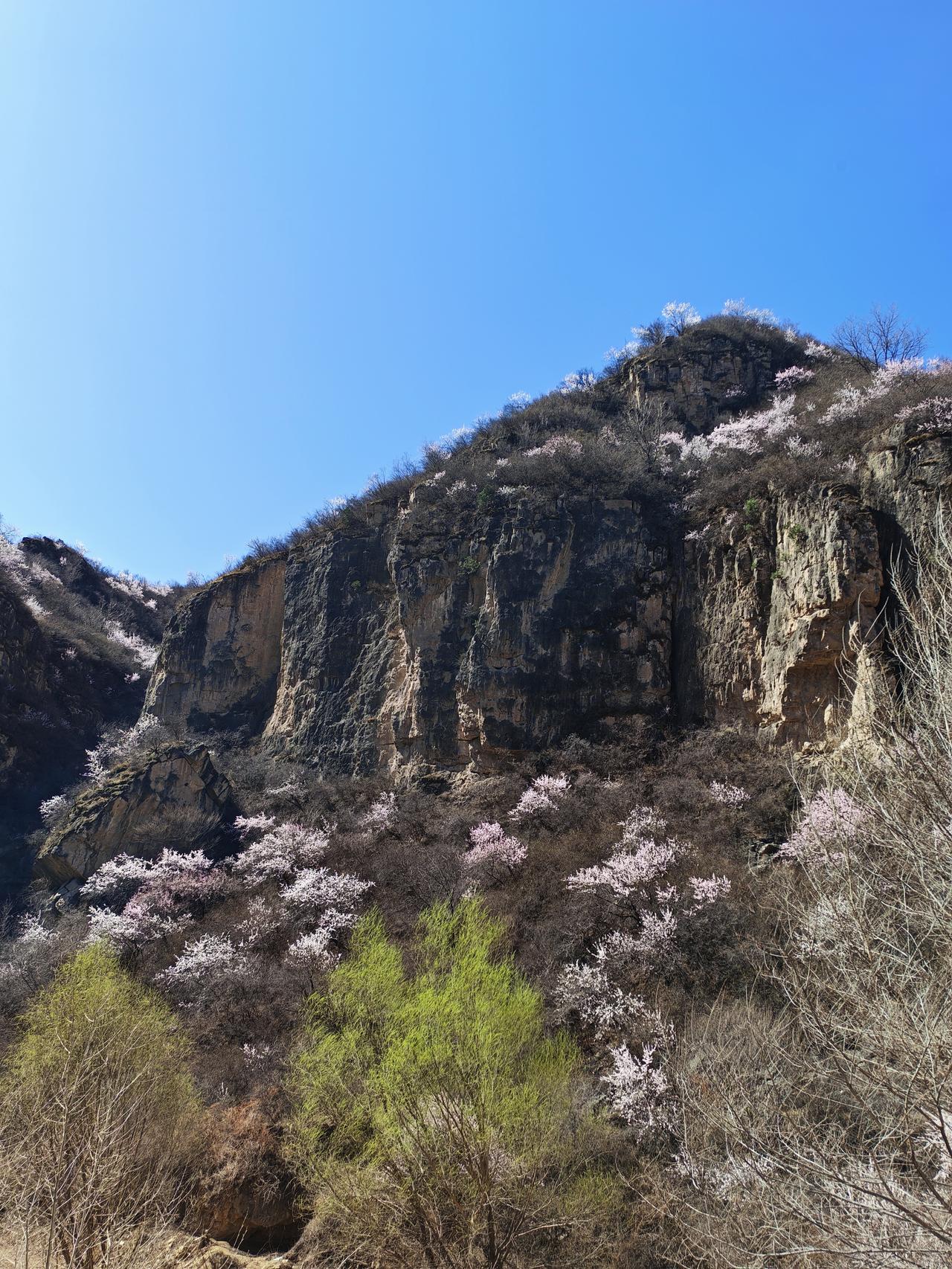 晒图笔记大赛不知名大山里的风景，不期而遇，不虚此行。