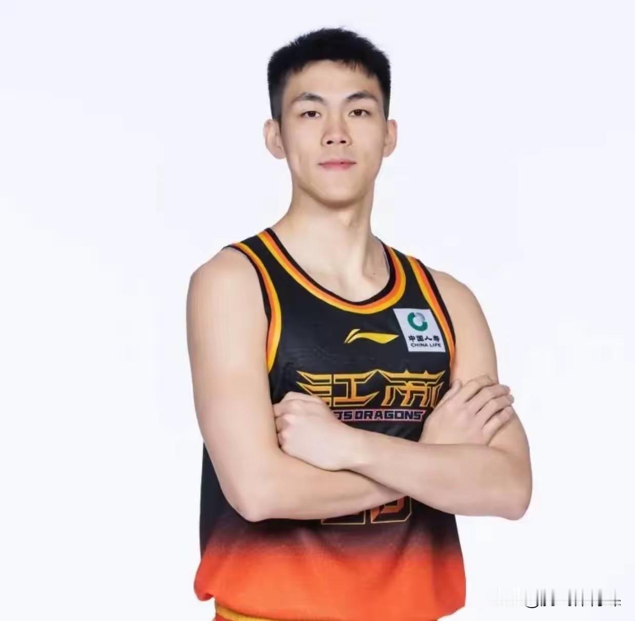 郭昊文、廖三宁、庞峥嶙等球员虽然表现突出，但有相同的软肋！

CBA打了十六轮，