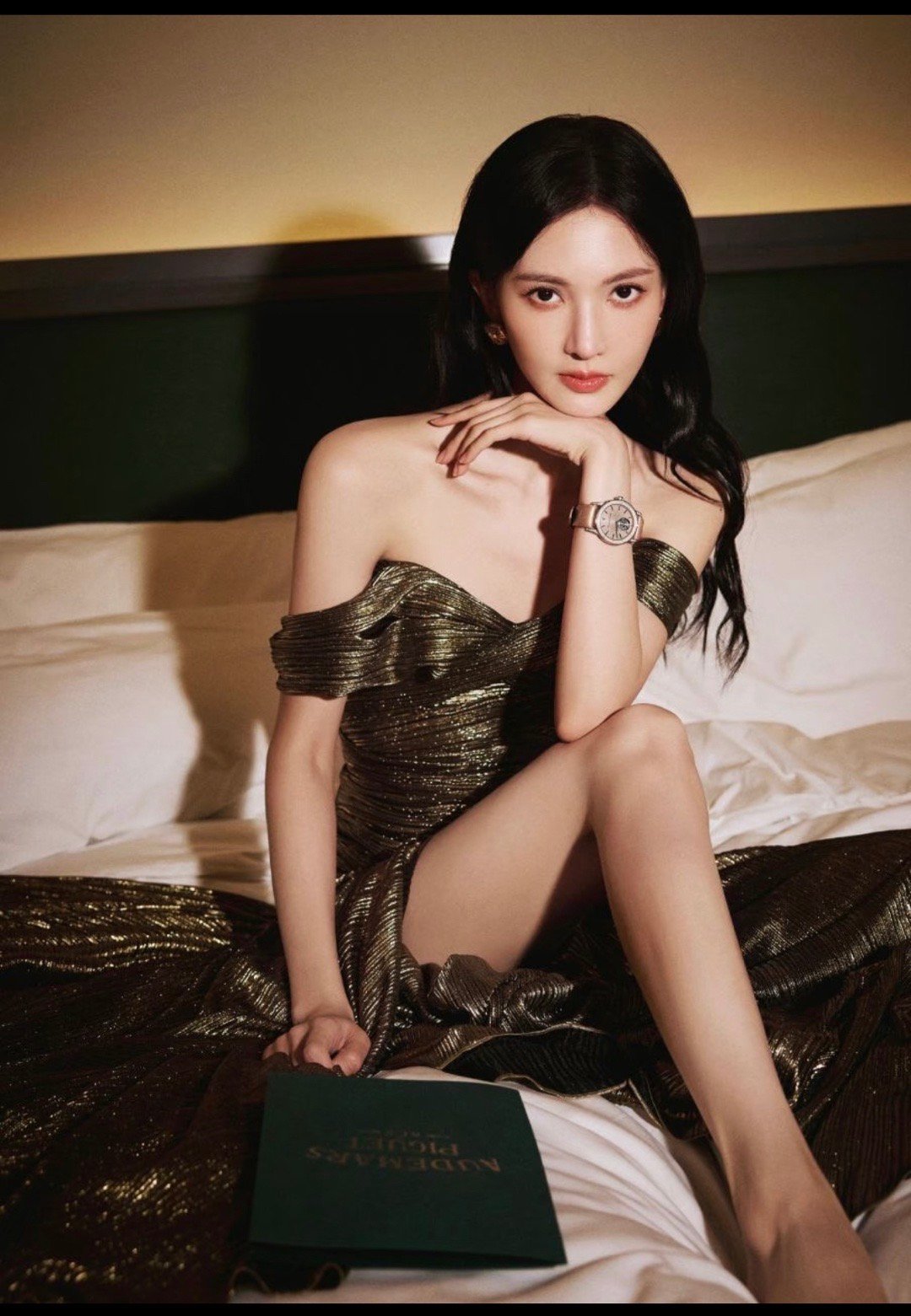 🍉内娱这个月会非常热闹了🔥1⃣️六部影片定档春节档，《惊蛰无声》《熊猫计划之