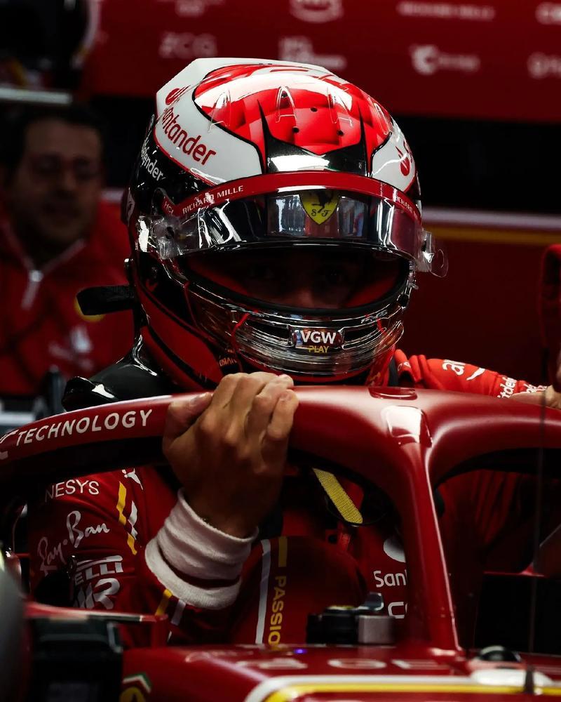 乐扣被粉丝送的画整破防了温柔又真诚的勒克莱尔，永远值得最用心的偏爱。这份跨越山海