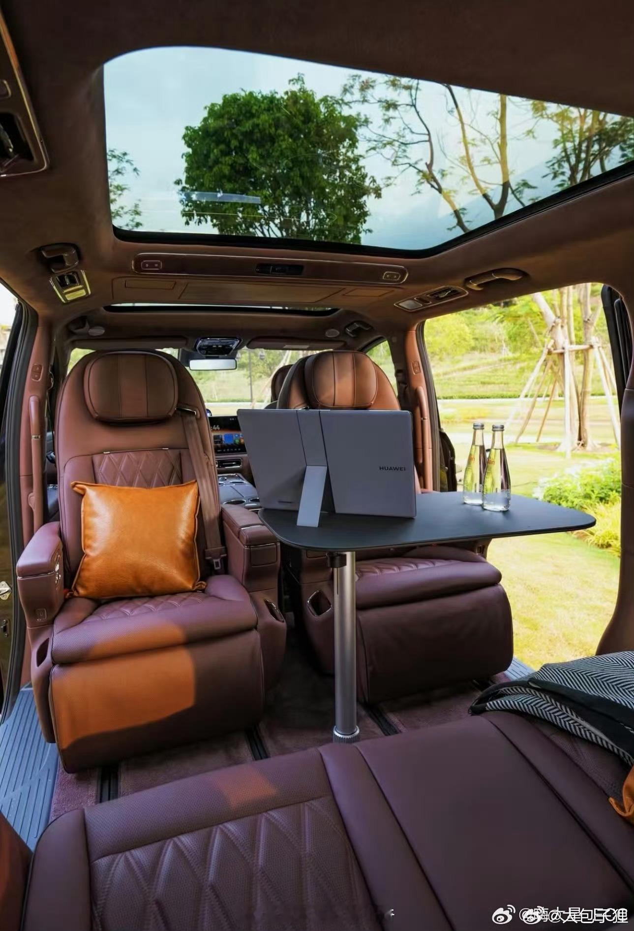 智界V9内部如何？之前李斌说用SUV取代MPV，我一直认为取代不了，因为MPV的