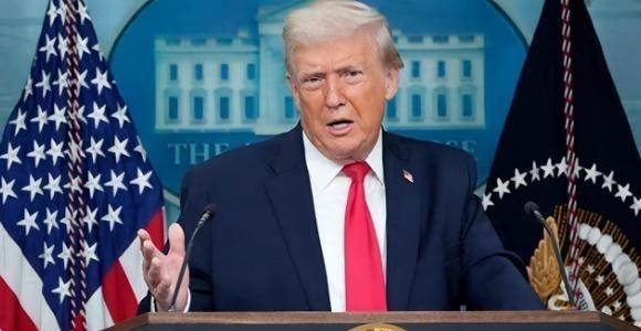 特朗普又整活了，这次直接把窗户纸捅破了。他说，台湾那个地方需要我们罩着，但他们没