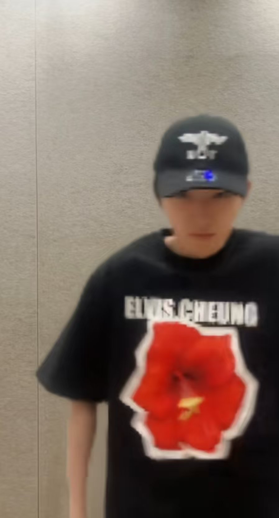 宋亚轩抖肩舞宋亚轩带一面包车人来了 ！ 宋亚轩抖肩舞来啦 