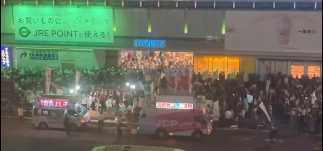 日本知名反华大V街头宣讲反华内容竞选议员，无数人前去捧场支持她，她天天在街头说要