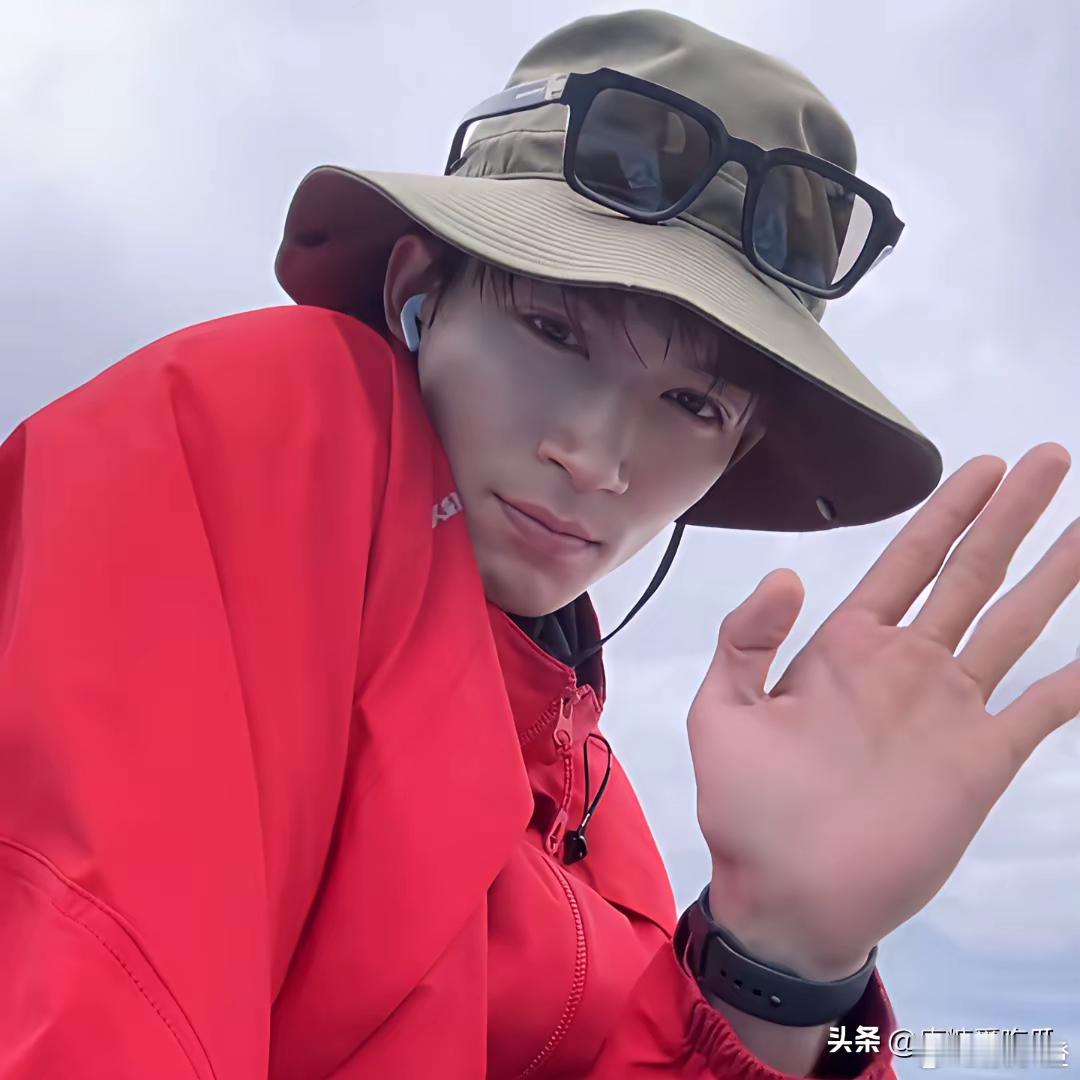 于正现在可真是焦头烂额啦！许凯和赵晴那边的事儿还没理出个头绪呢，这边王星越又开直
