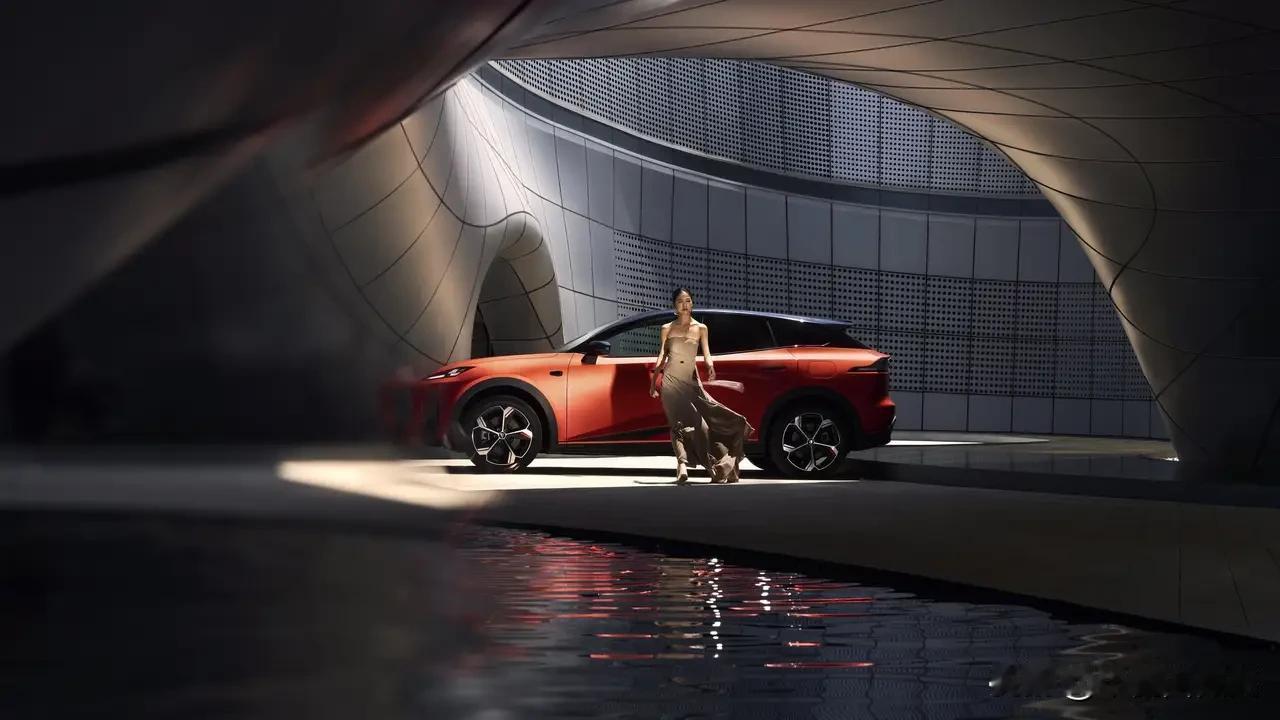 车友车行
2025-12-21
15万级智能电驱新标杆？深蓝S07华为乾崑630