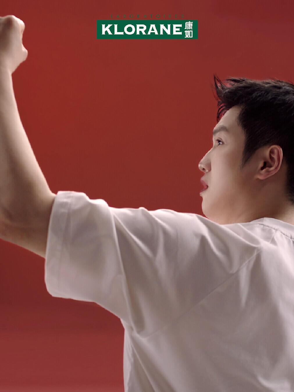 和振东一起，加入，实力碾压，东哥的头发也有了特写，代言全面升级，从头到脚都有了席