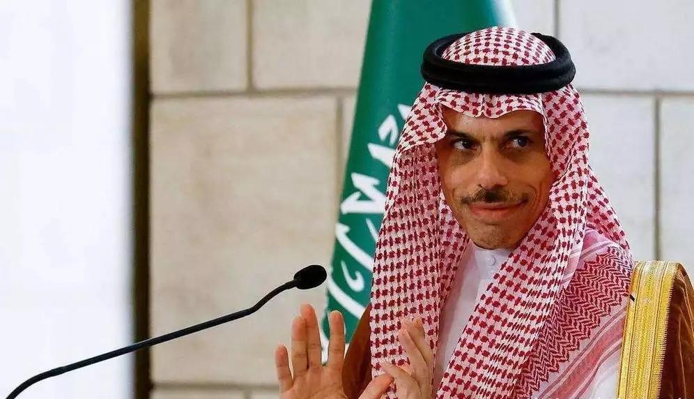 同时得罪美国+伊朗？
沙特非但没孤立，反而成最大赢家，底牌藏不住了。
 
美伊冲