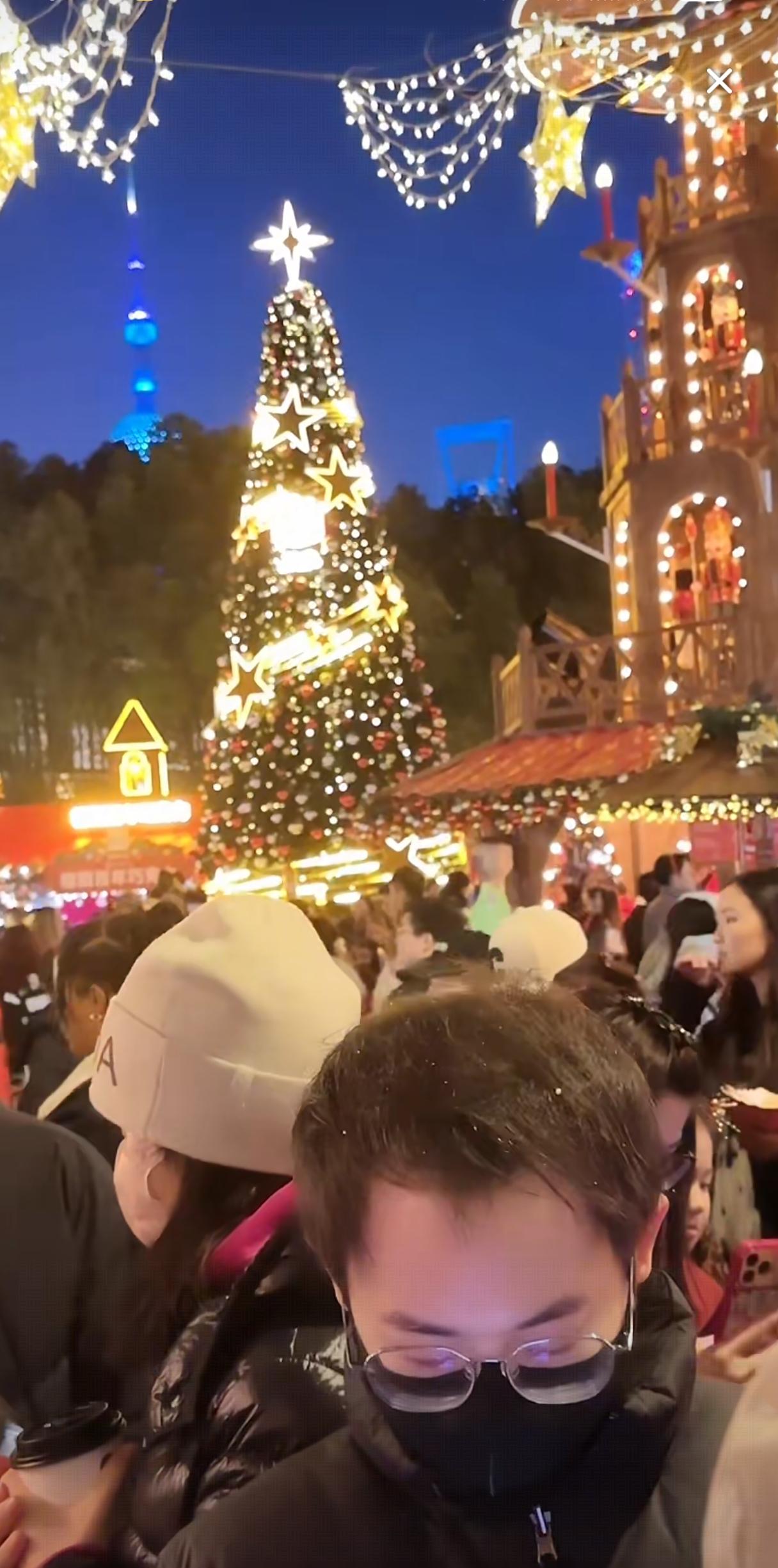 再过十来天就是圣诞节啦，不得不说国内还得是上海有节日氛围。从十一月中旬起，上海各