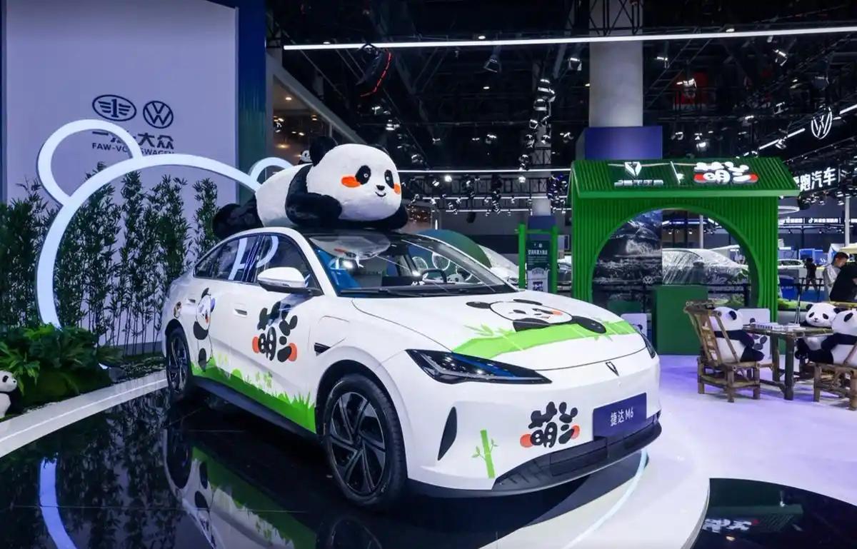 不管你信不信，今年预计会有3件大事要发生。 
1：今年养老金肯定会涨，但涨幅会比