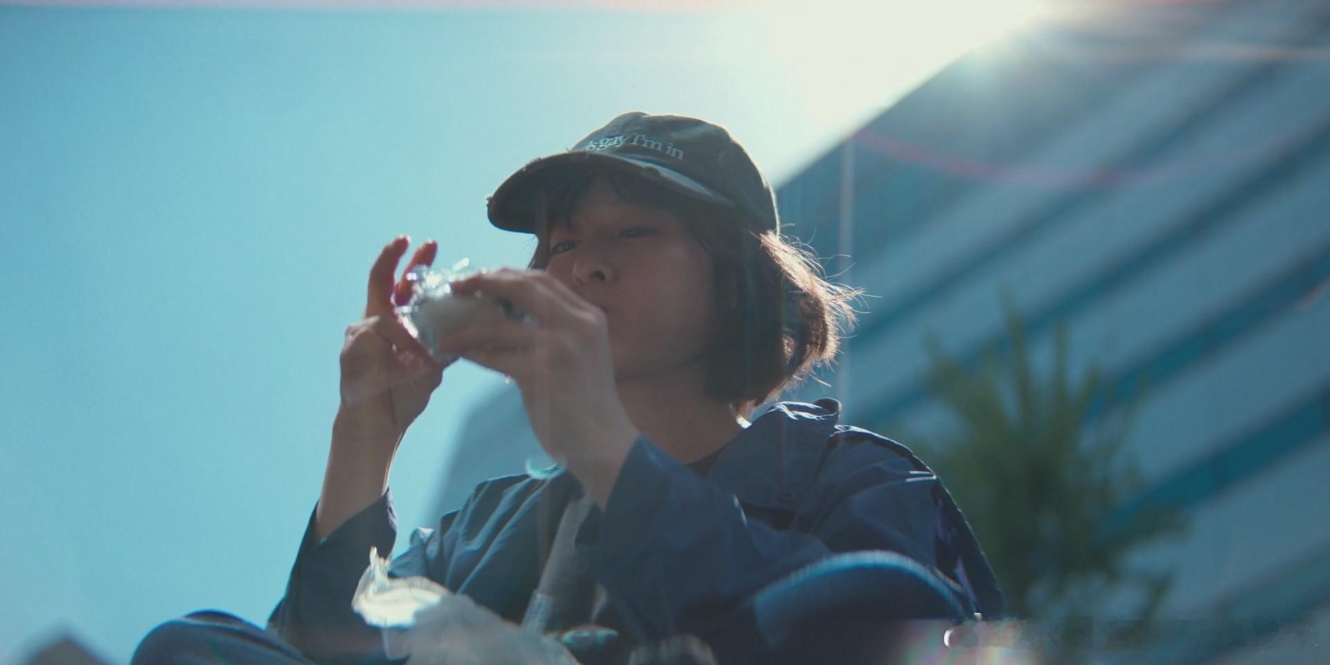 OPTI 导演、编剧 森义仁摄影 吉田明义剪辑 岩间德裕 （《我们都无法成为大人