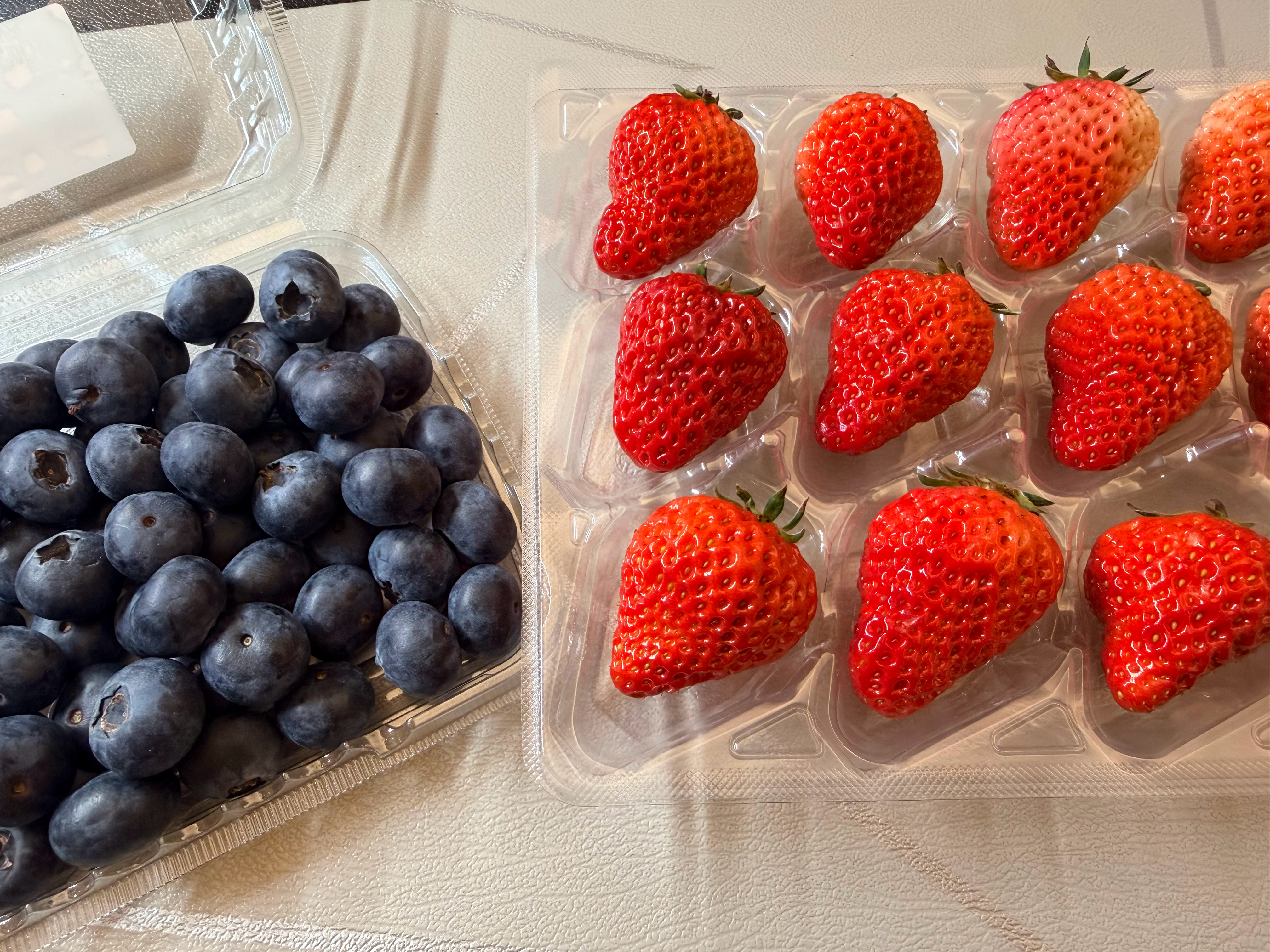 自古红蓝出CP，吃点蓝莓和草莓，抗一下氧化