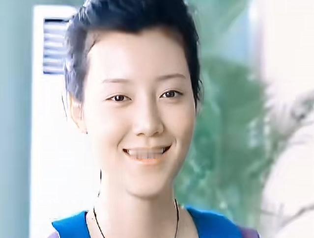 车晓以前多漂亮，搞不懂她为什么要动鼻子。

和邓超演的《艰难爱情》，那个时候她算
