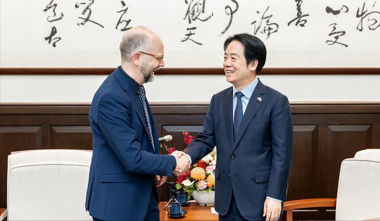 就在刚刚，

“台独”分子赖清德发表声明，

5月26日，赖清德勾连德国政客，与