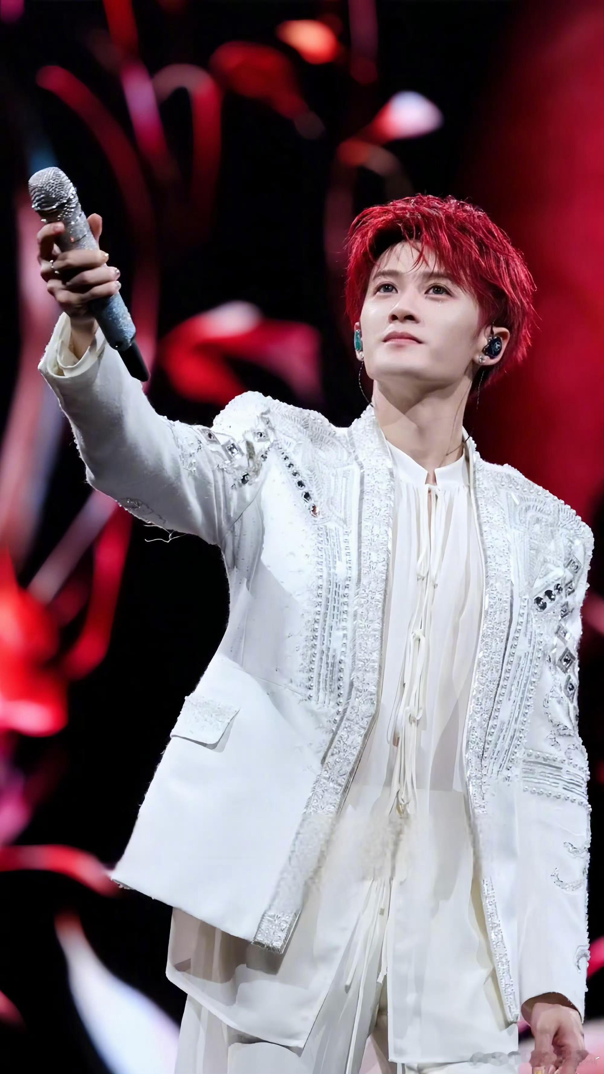 檀健次演唱会大电影檀健次演唱会大电影预告释出，明天正式上线！神级舞台与绝美liv