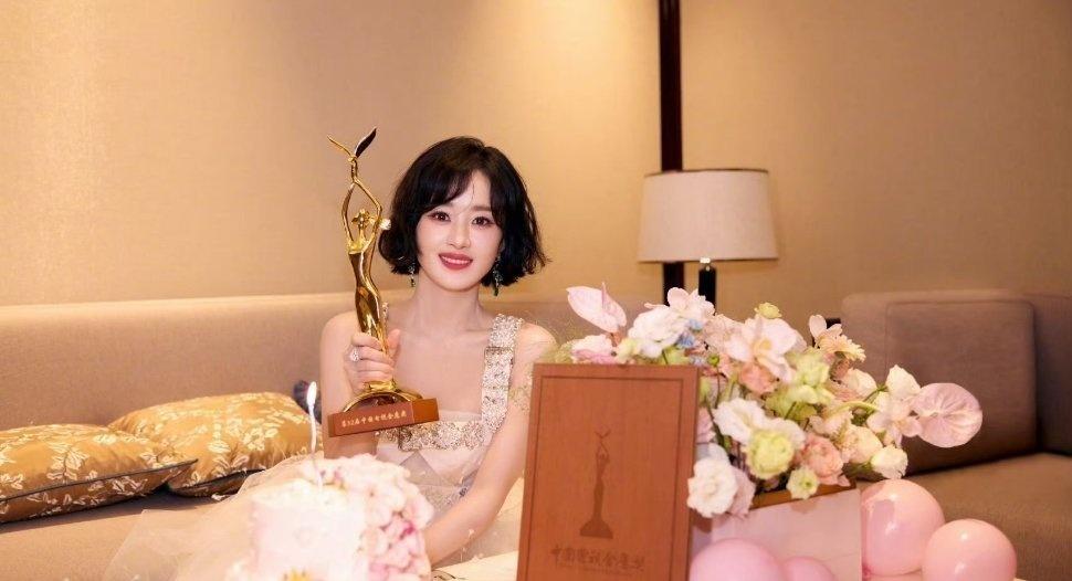 金鹰奖 幂神是否水晶换金杯呢？ ​​​