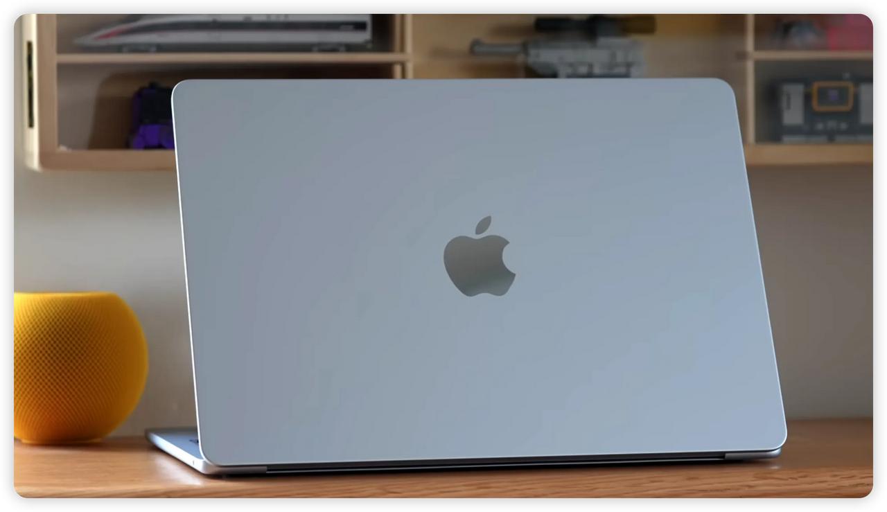 【最好看的苹果电脑来了】
科技以换壳为本这个是根基
苹果这款MacBook Ai