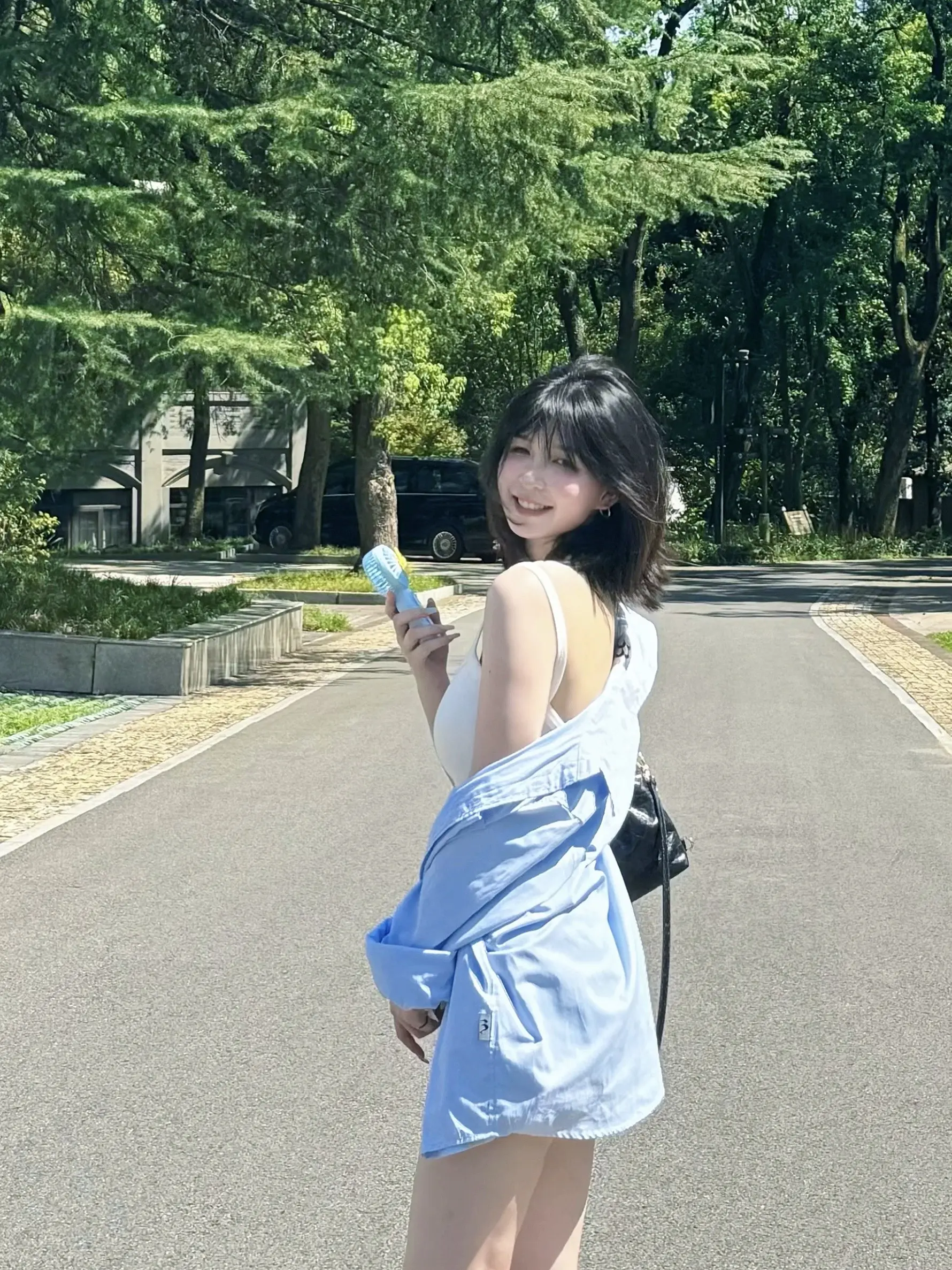 我不放弃爱的勇气，我不怀疑会有真心