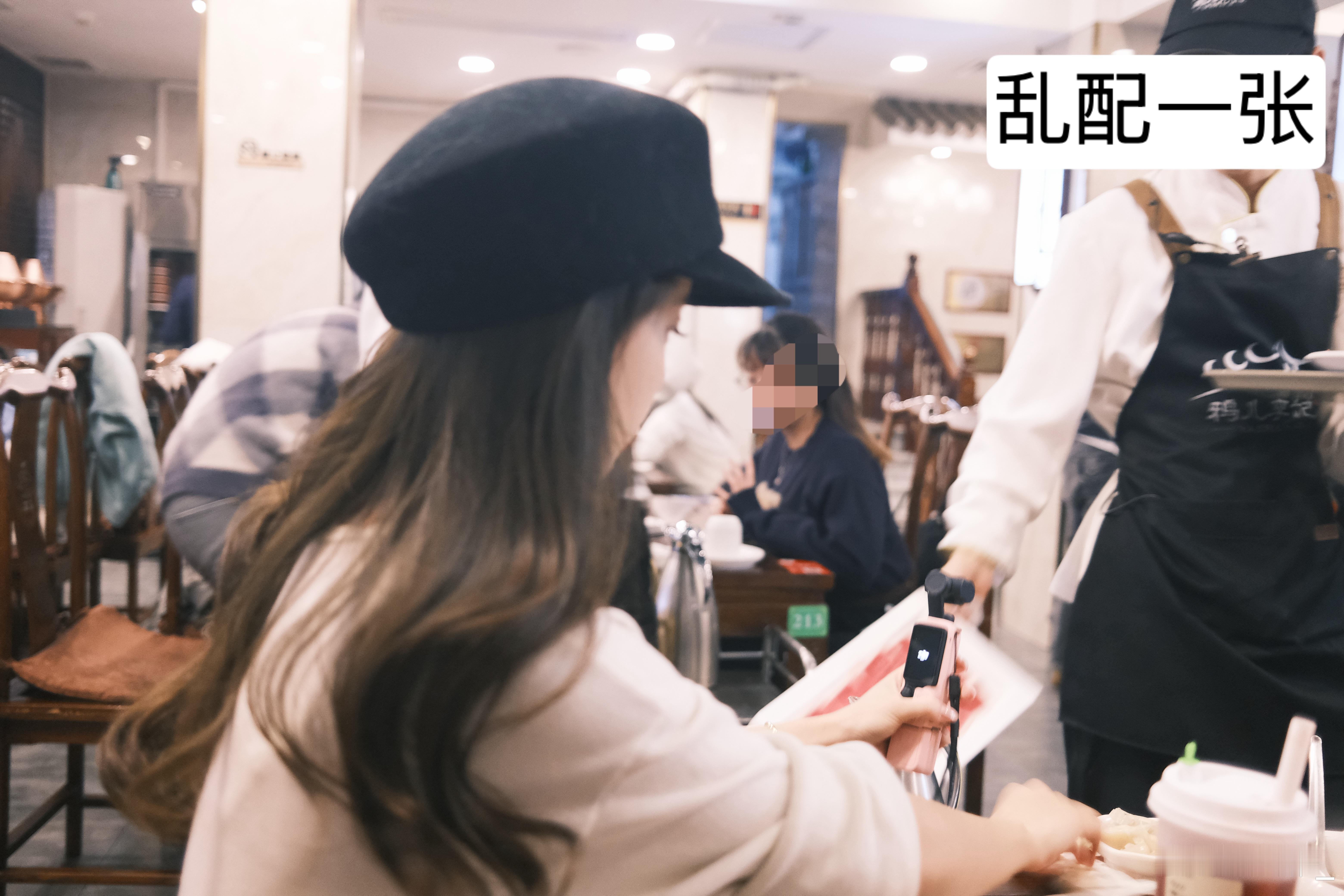 闺蜜 不要等俺的购物分享了 最近啥都没买 衣服不知道买啥 冬款不必要春款还太早 