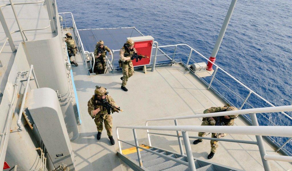 新闻快讯——美军刚刚在委内瑞拉附近扣押了第三艘油轮。
截至目前，美国已非法扣押数