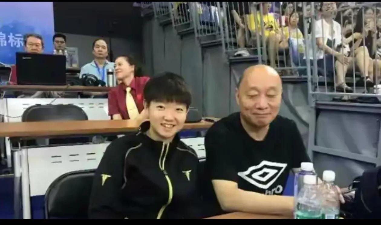 老杨就是沾：
发现了千里马孙颖莎
又培养了姚瑞轩
江山代有才人出
各领风骚数十年