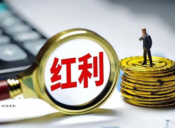 曾几何时，我们都在时代洪流里狂奔：为了多赚几两碎银熬夜加班，为了一套学区房背负二