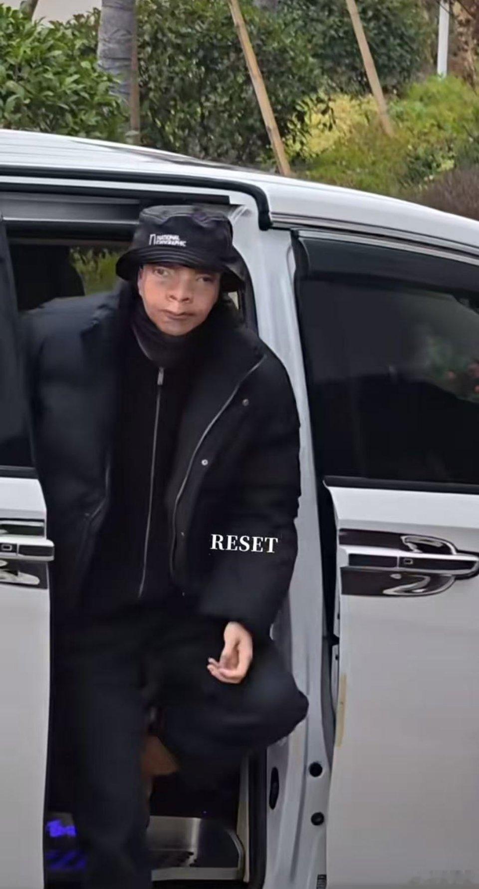 徐振轩今日造型？徐振轩你这个头套是要干嘛，太抽象了吧