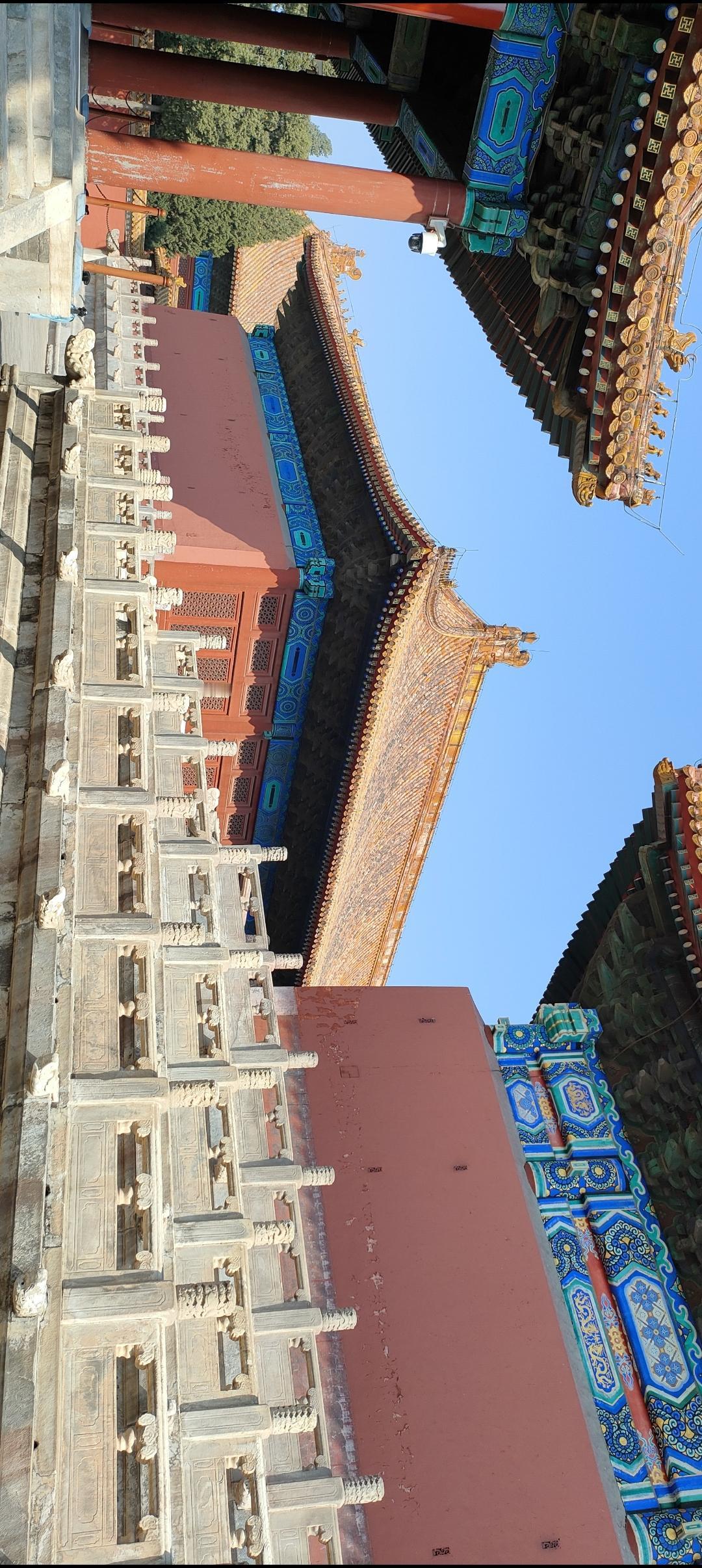 故宫的壮丽与精美，尽在红墙碧瓦间。