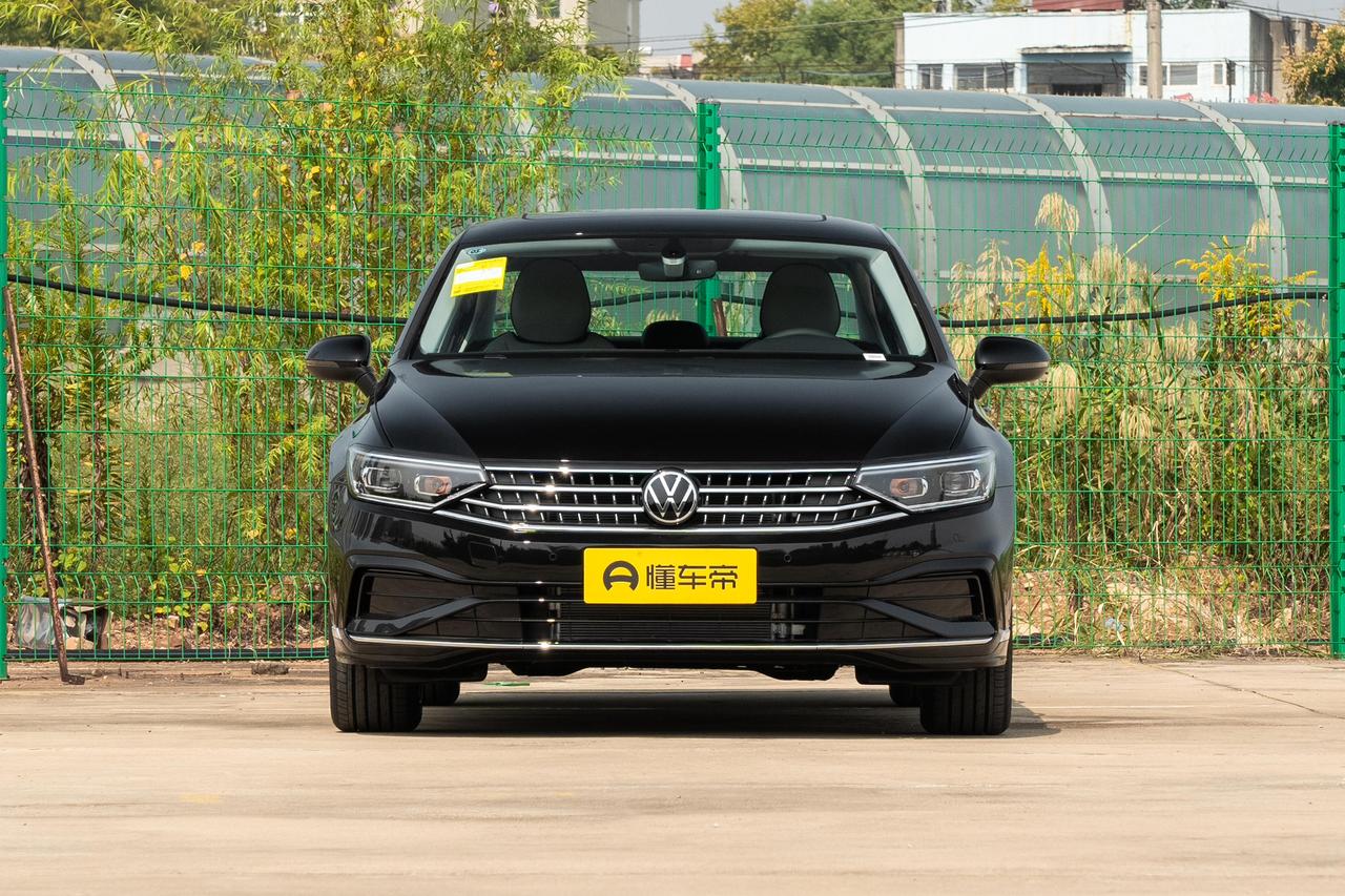 贴完车窗膜后才敢爆出来的大实话：
 
一、 选膜阶段：别光看广告，得看门道
 