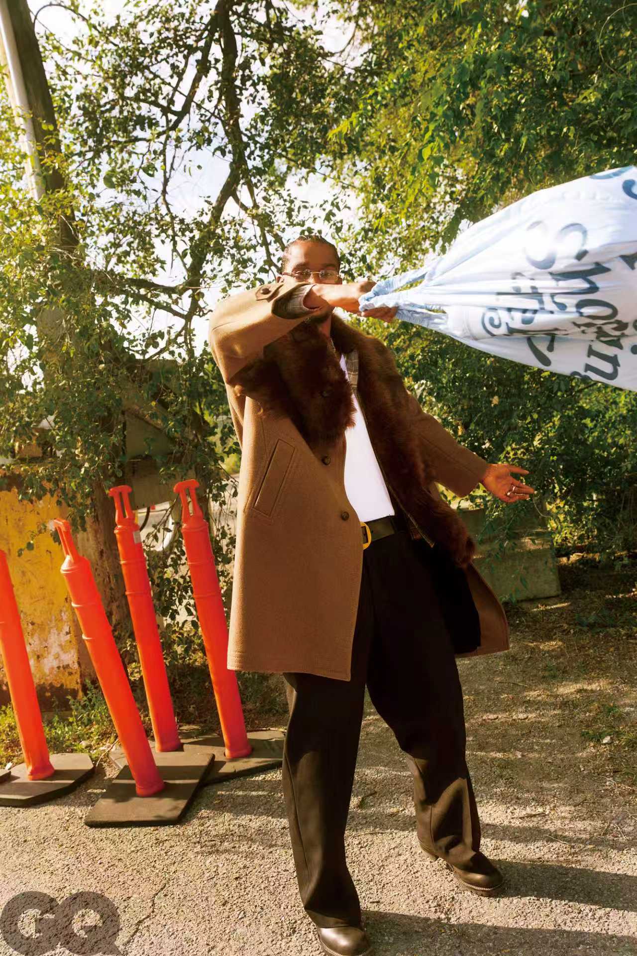 GQ开年SGA封面GQ开年双封面SGA亚历山大登GQ中国开年封，双封登场，气场全