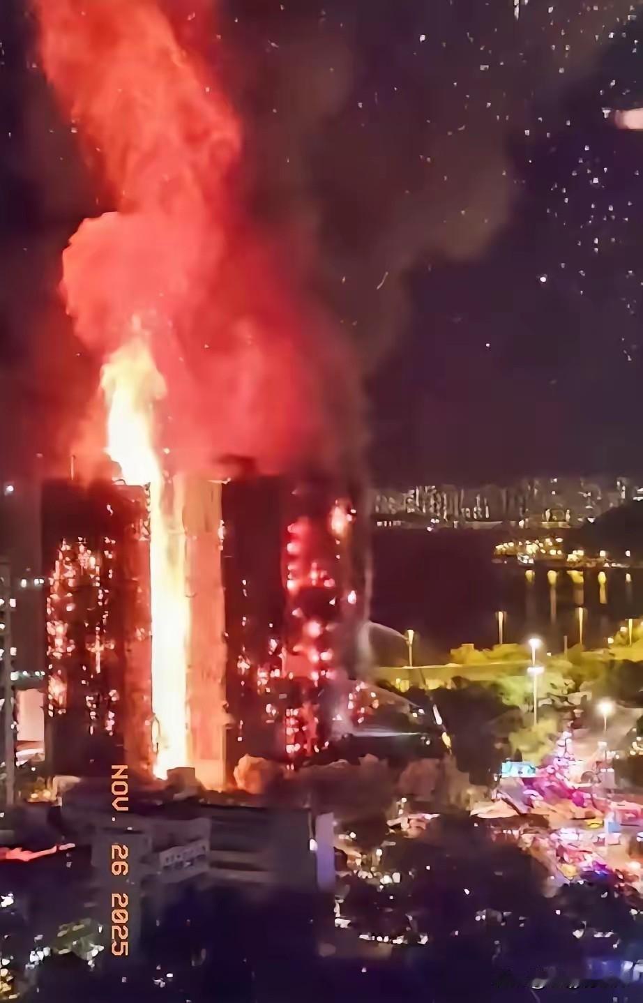 香港一场大火，让多少人重审高层住宅的弊端。

20年前十几层甚至二三十层的电梯洋