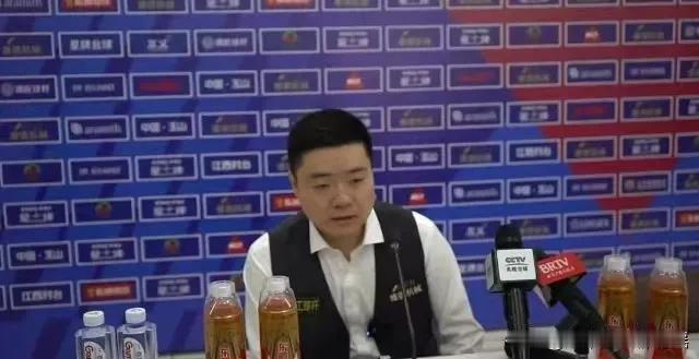 丁俊辉不愧为中国斯诺克第一人，在世界公开赛输给好朋友傅家俊icon后，丁主任盛赞