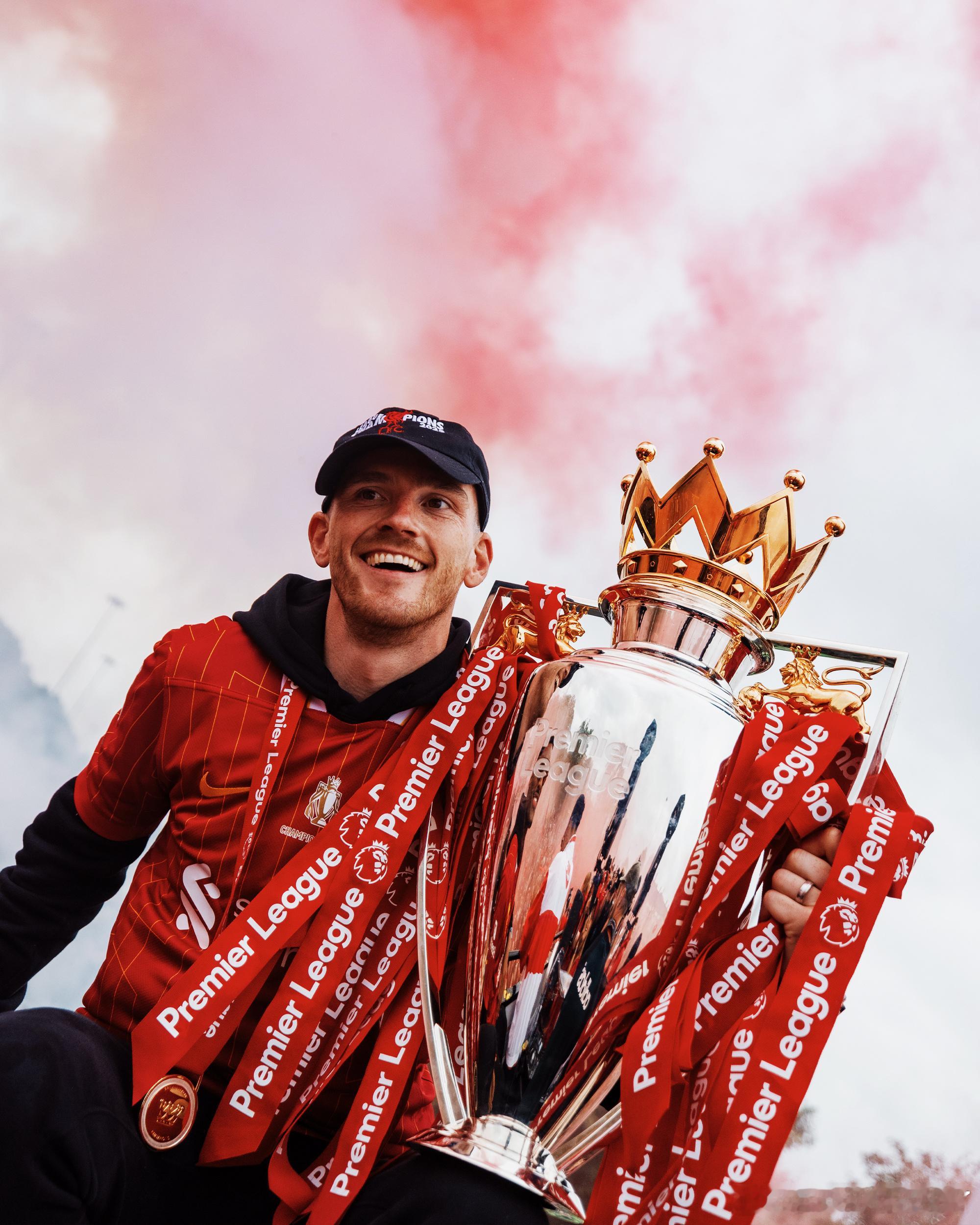 最巅峰的罗伯逊罗伯逊从2018/19赛季到2021/22赛季：7个进球47次助攻