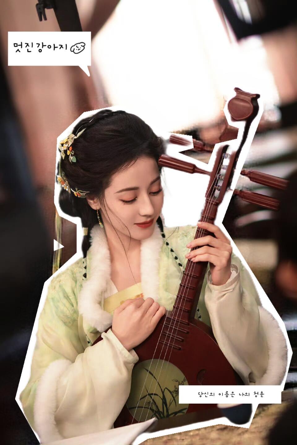 还别说，此女确实有魔力才一个礼拜没消息，就有点想念了蹲迪丽热巴自拍营业，期待《白