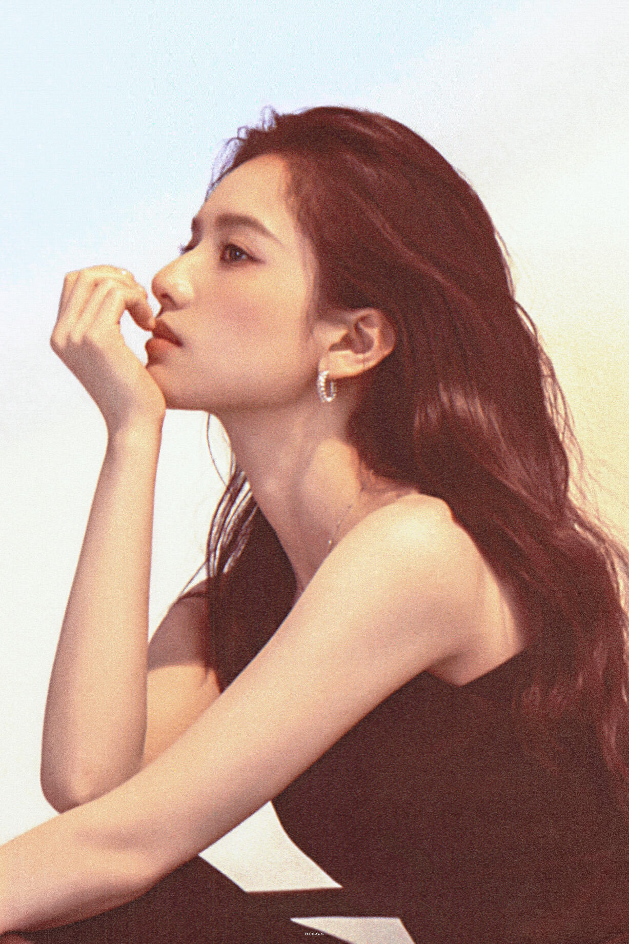 谁懂这个下颌在一众锥子脸里的含金量！太大气了！张婧仪 顶奢脸