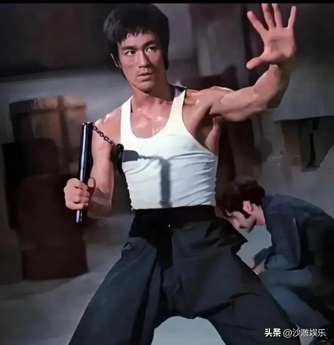 向华强，深夜爆料！

3月25日深夜，香港影视大亨向华强突然在社交平台扔出一枚“