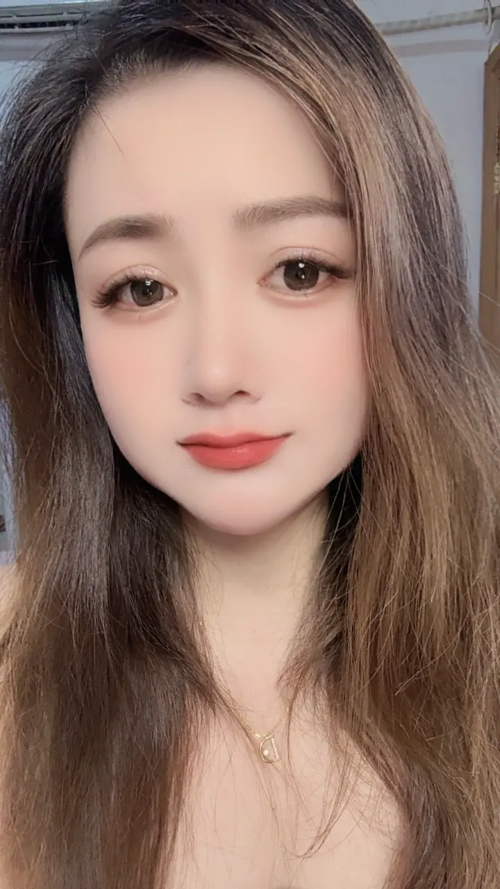 没了青春没了腰，但是还有一身膘，只要心态不滑坡，每天都是笑呵呵；好想再...