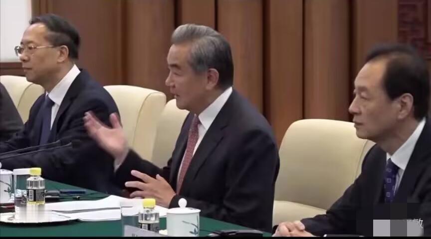 美国总统特朗普摊牌了
5月7日，美国总统特朗普又发话了！他说现在和伊朗的仗只是“