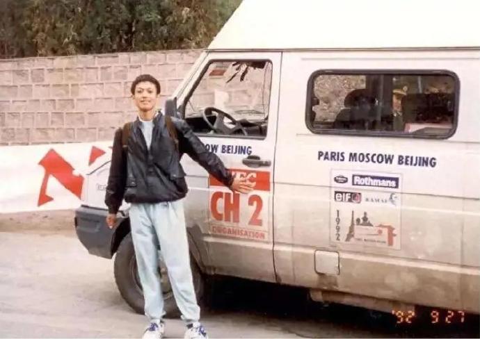 前两天李斌受邀在北大的毕业典礼上演讲，这原本是个司空见惯的操作，但按照李斌本人的