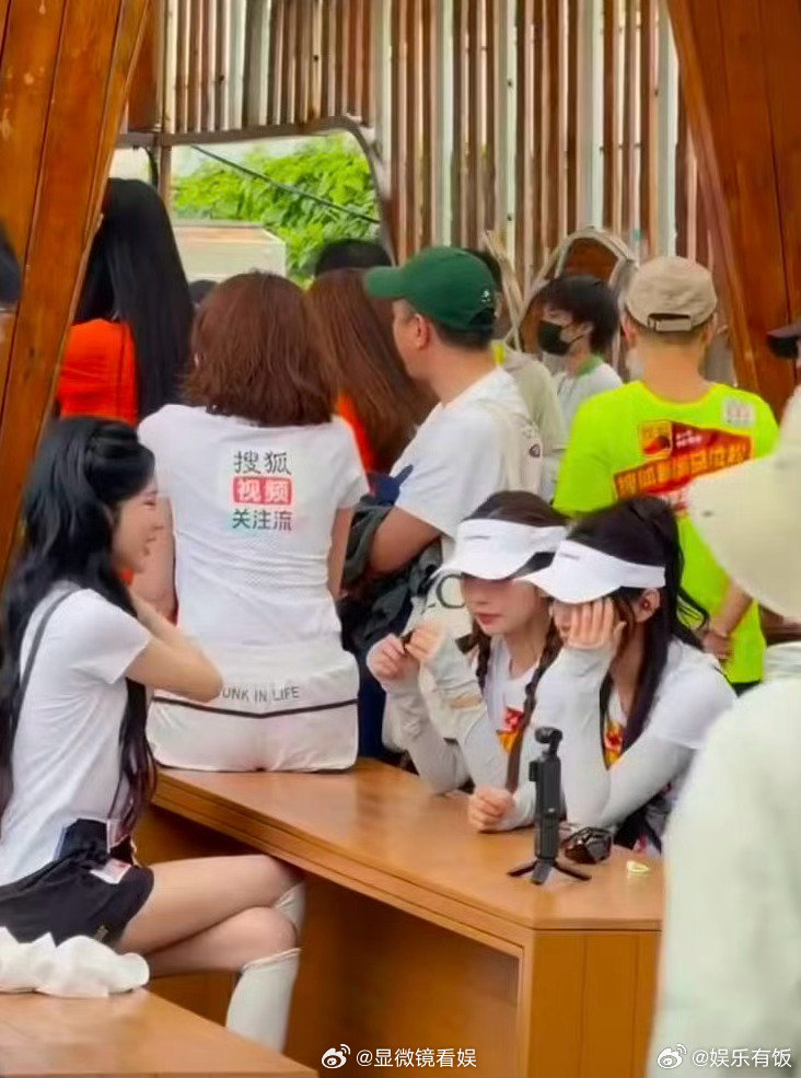 婧妹马拉松同框 马拉松现场变婧妹团建现场！戴燕妮、曾可妮、许杨玉琢、戴萌惊喜同框
