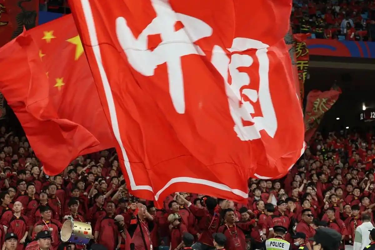 亚洲那么多国家，国足没有晋级确实是独一份的，日本、韩国、澳大利亚、沙特、卡塔尔等
