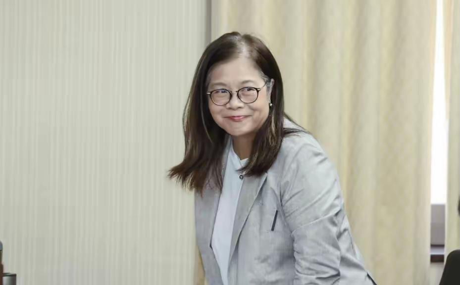 大陆公务船到东部海域执法 管碧玲叫嚣：“中国不享有主权”

先把话撂这儿：台湾是