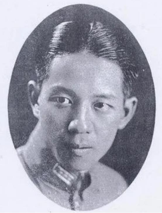 1937年，南京沦陷，一个工兵营长为活命，跑到寺庙当和尚，谁知却引起日军的怀疑。