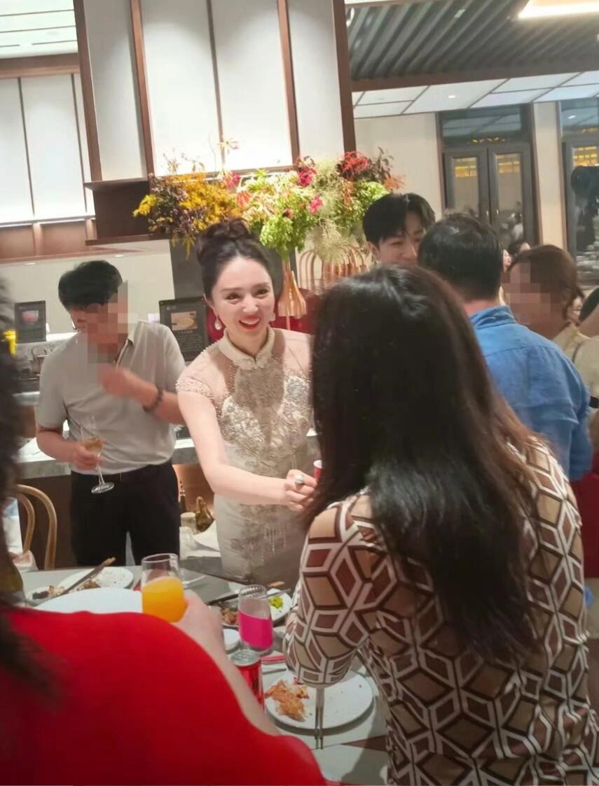 董璇和张维伊在大同办婚宴，看起来很幸福 ​​​